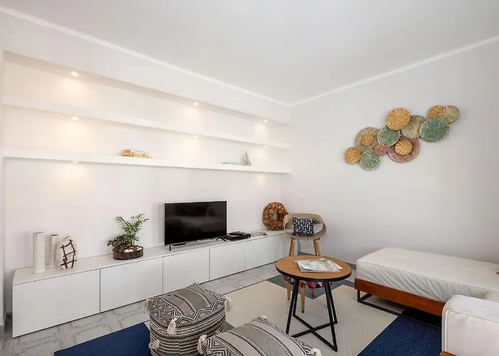 Апартаменты Pointsurprise House *