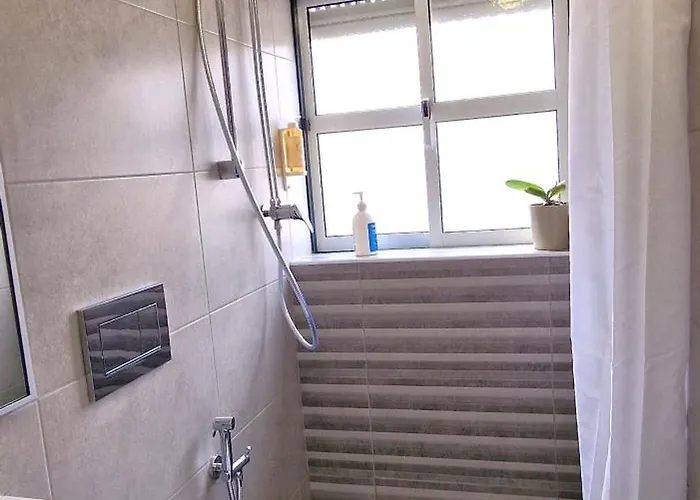 Pointsurprise House Балеал